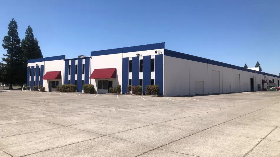  5 Reasons to Schedule Commercial Painting This Winter