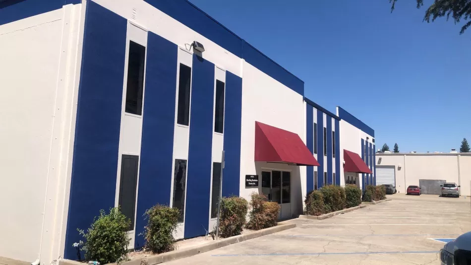  5 Reasons to Schedule Commercial Painting This Winter